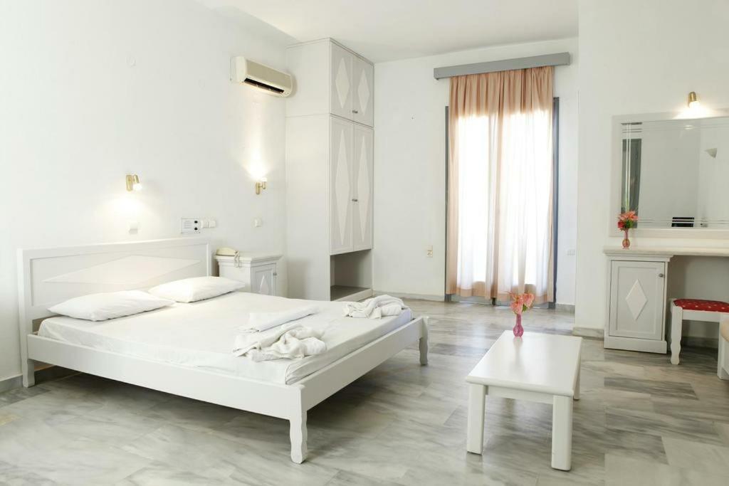 Fereniki Resort & Spa เยโอริยิอูโปลิส ภายนอก รูปภาพ